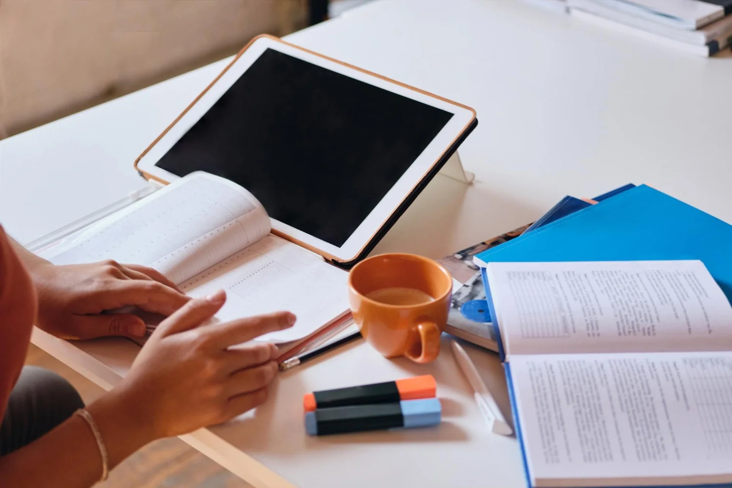 7 Signs It’s Time to Hire a Memoir Ghostwriter